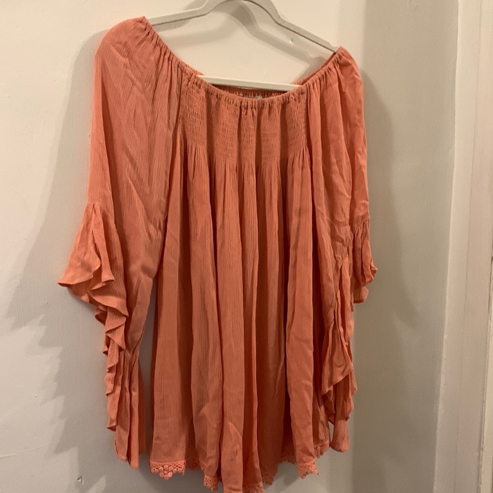 EUC Jodfil bell sleeve ruched top size medium‎